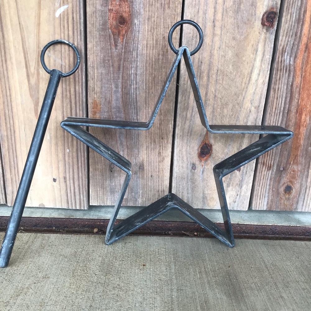 Black heavy RUSTIC METAL STAR DINNER BELL - Picture 3 of 5